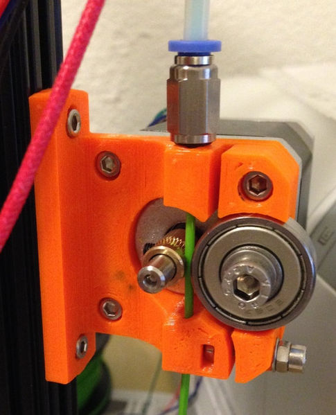 Файл:Compact Bowden Extruder, direct drive 1.75mm.jpg